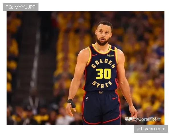 关键对位前瞻：库里与亚历山大将如何通过无球跑动与持球挡拆主导进攻？